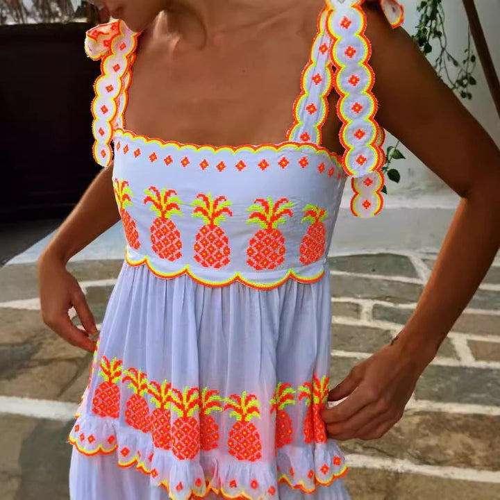 "Robe longue fluide brodée bohème, coton léger, colorée, idéal été plage, encolure carrée, bretelles nouées volants."