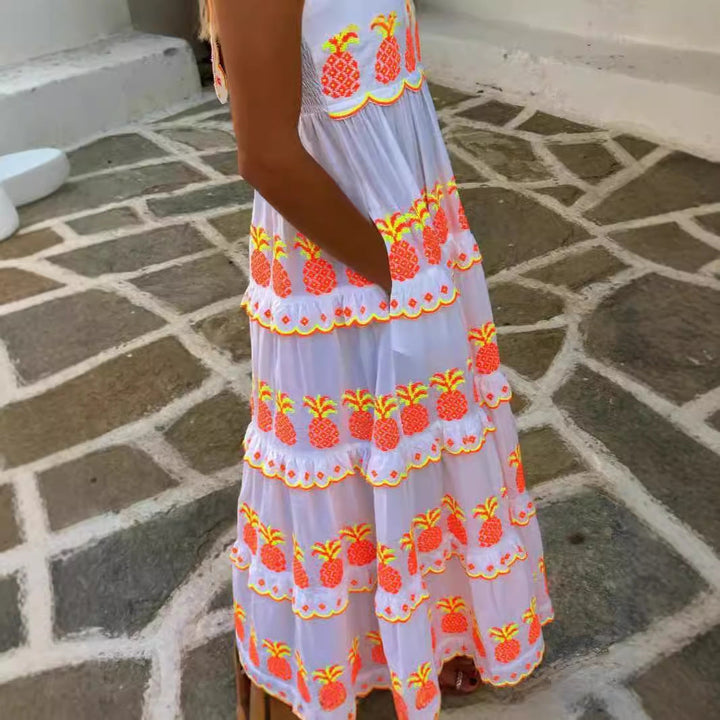"Robe longue fluide brodée bohème, coton léger, colorée, idéal été plage, encolure carrée, bretelles nouées volants."