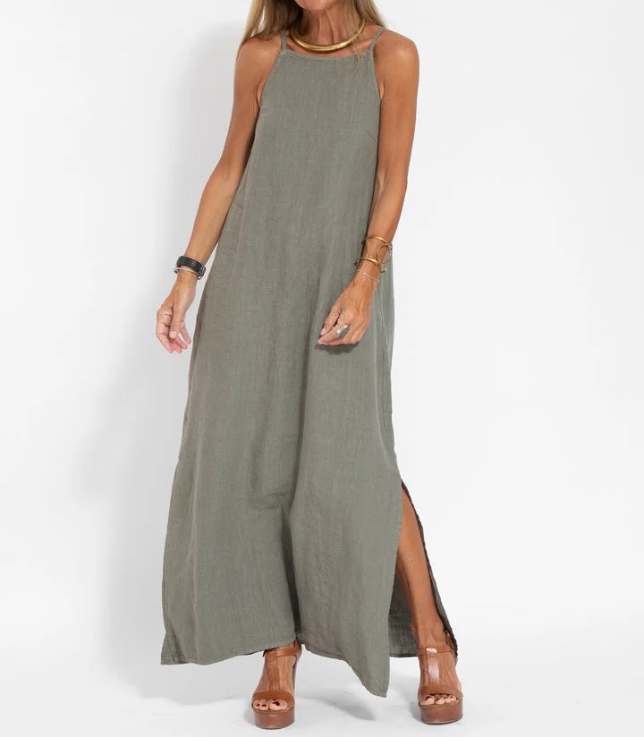 Robe longue d'été élégante et fluide pour femme, à bretelles fines, style estival chic.