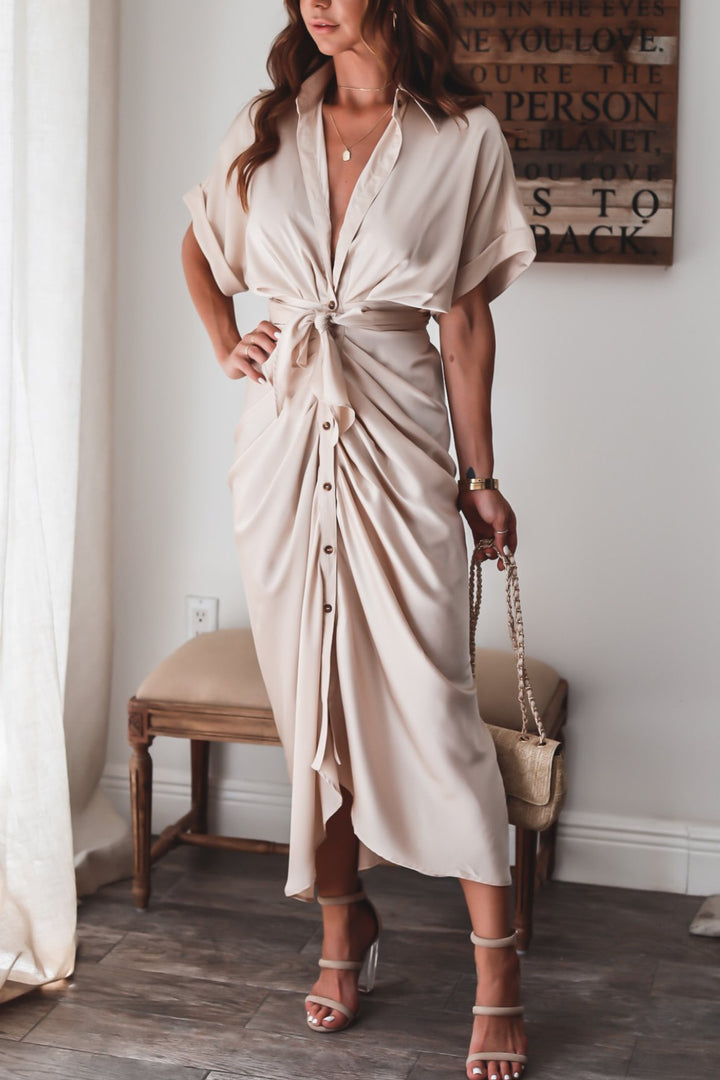 Robe longue femme Sorina, boutons décoratifs, idéale pour un look chic décontracté estival.