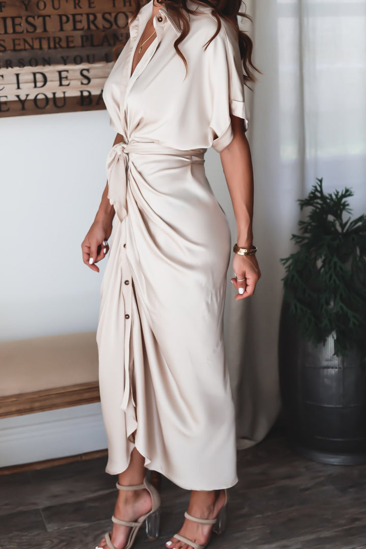Nouvelle robe longue Sorina à boutons, mode femme polyvalente pour les jours ensoleillés.