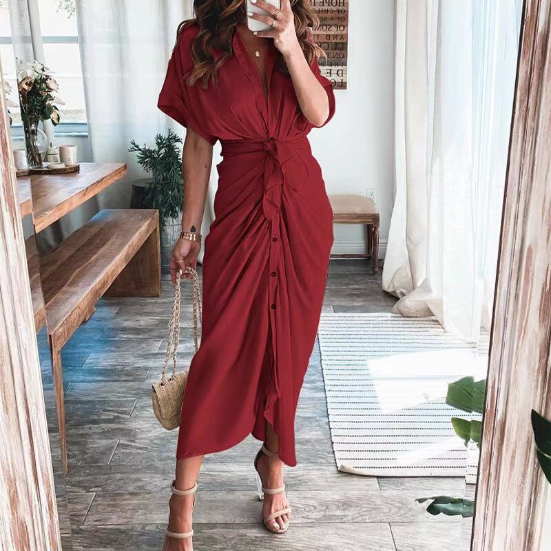Élégante robe longue Sorina pour femmes, boutons décoratifs, style polyvalent et confort.
