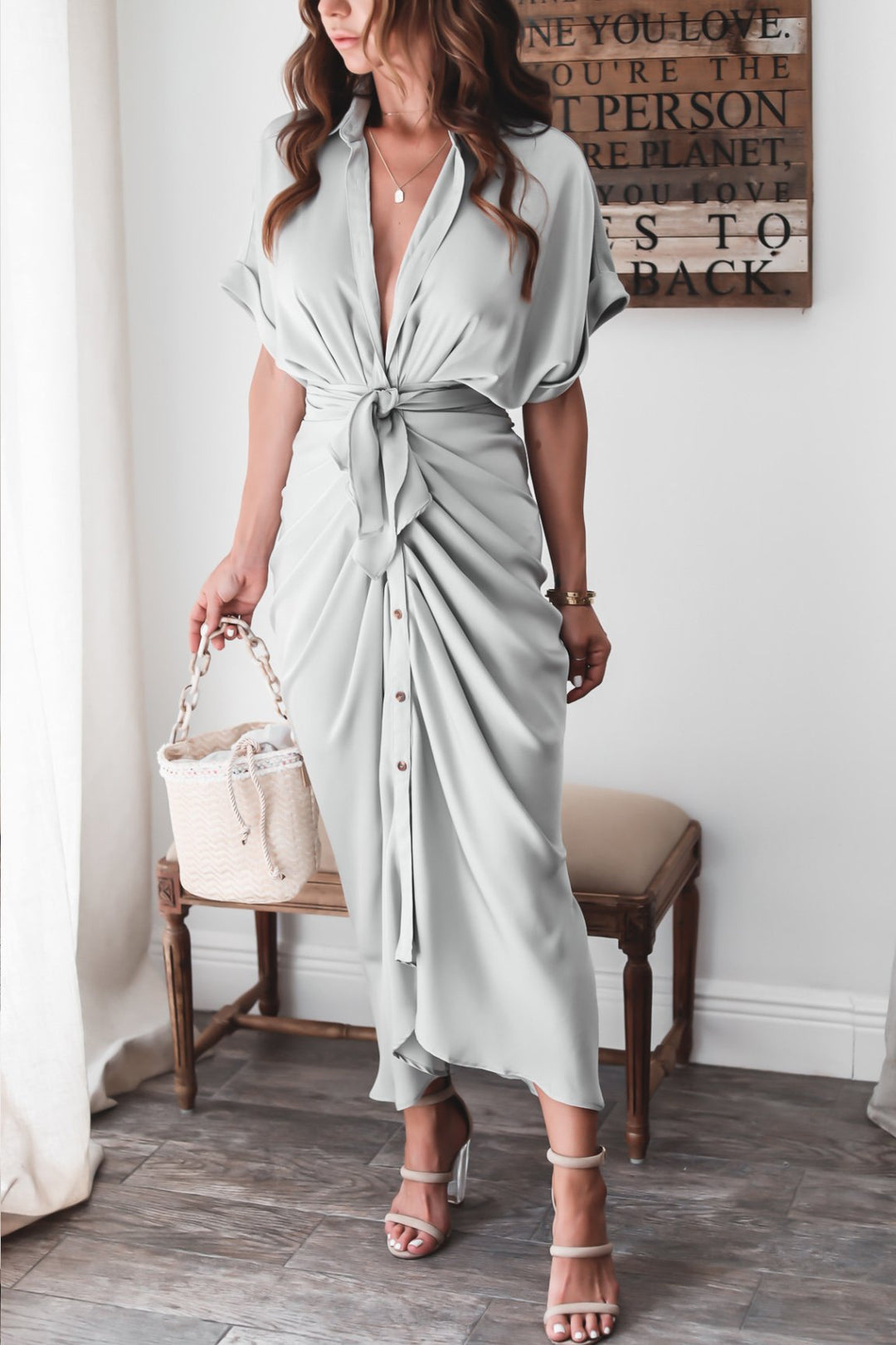Magnifique robe longue Sorina pour femmes, dotée de boutons, style polyvalent et printanier.