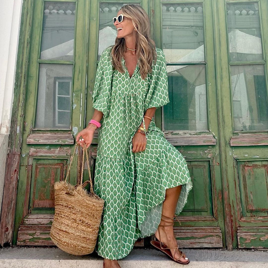 Robe maxi bohème été, col V, coupe fluide.  Élégante et confortable.