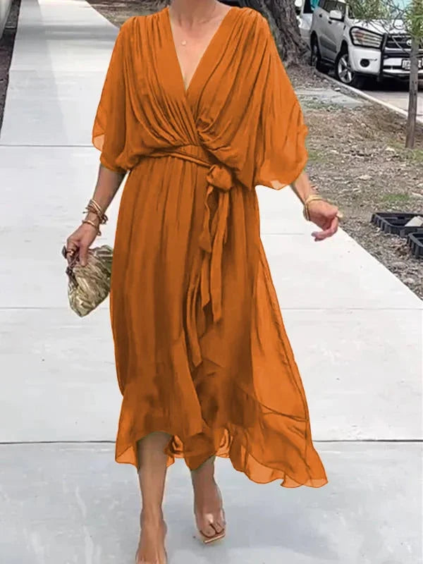 Robe femme maxi fluide, confortable et élégante. Décolleté V, parfaite pour les journées d'été.