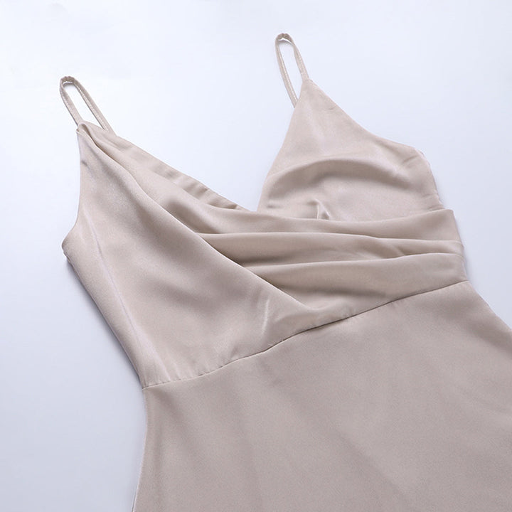 Robe de soirée femme élégante, style printemps-été, fines bretelles, fente haute audacieuse.