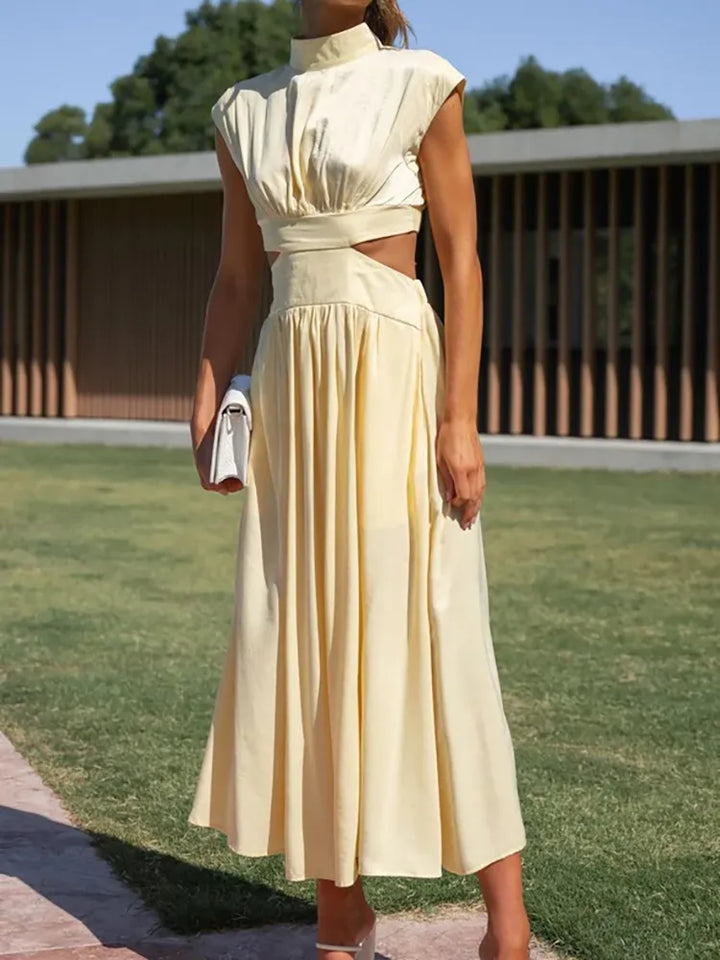 Nouvelle collection : robe longue élégante femme. Tenue de soirée habillée, coupe flatteuse et féminine.