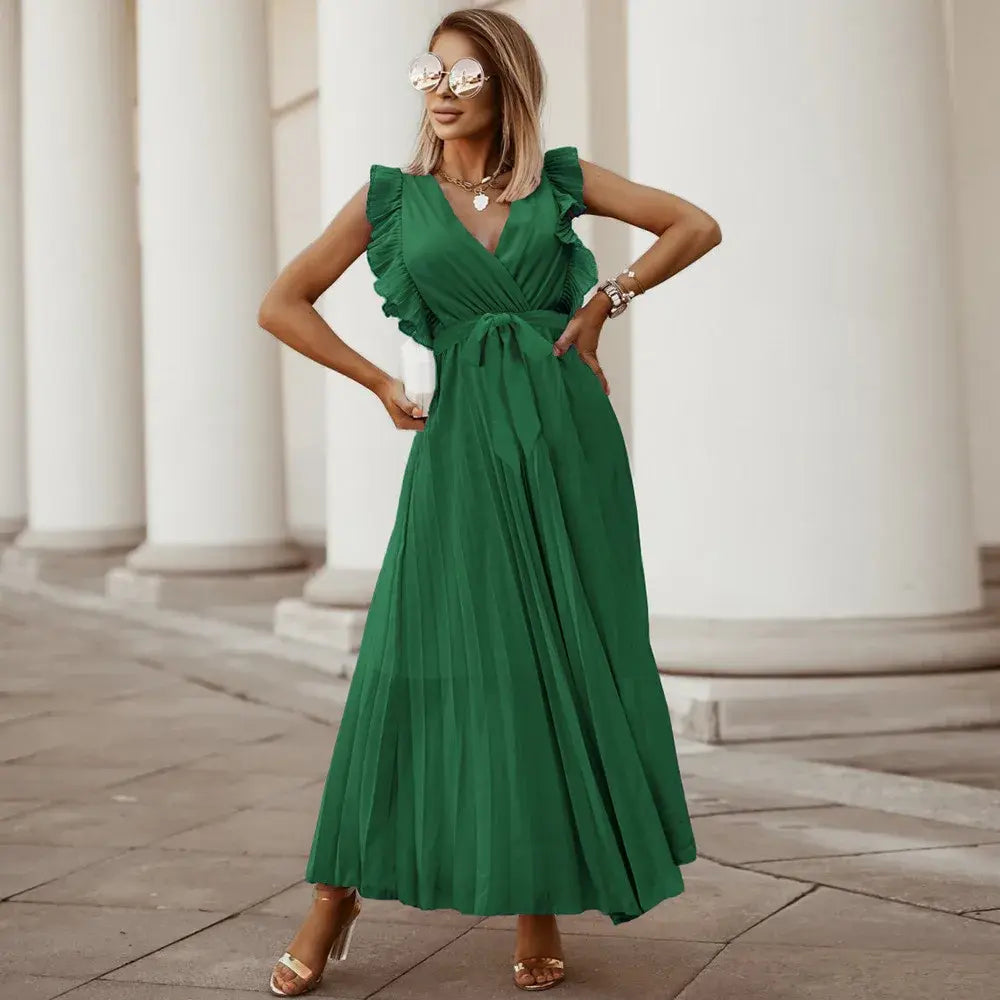 Élégante robe maxi à volants, coupe féminine et gracieuse, pour occasions formelles.