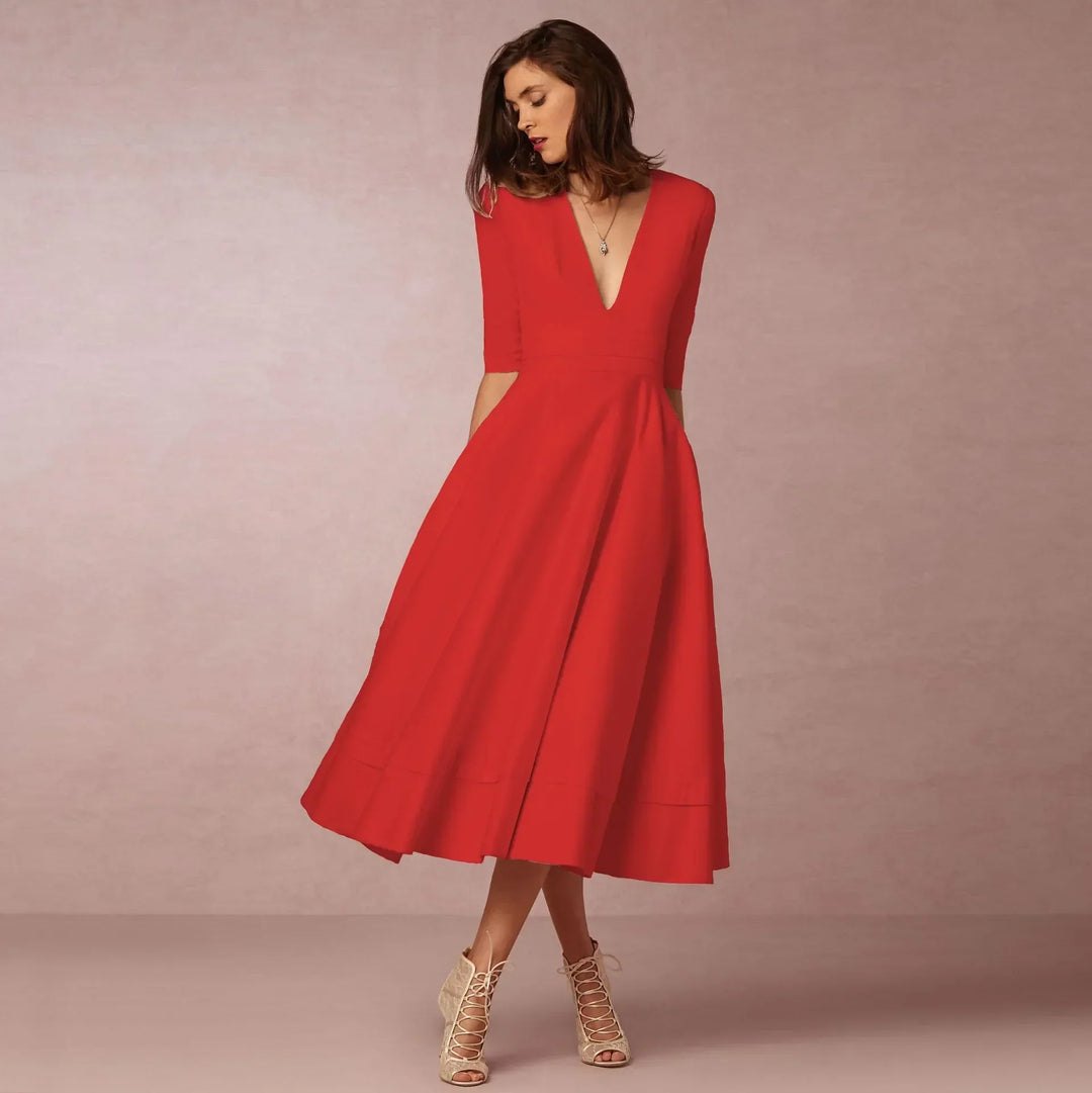 Robe cintrée élégante, longueur midi, pour femme, idéale pour tenue de soirée ou quotidienne.