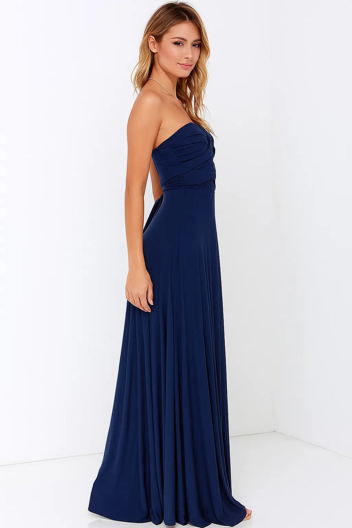 Silhouette gracieuse de la robe midi élégante pour femme. Tenue chic et polyvalente, parfaite pour tout cocktail habillé.