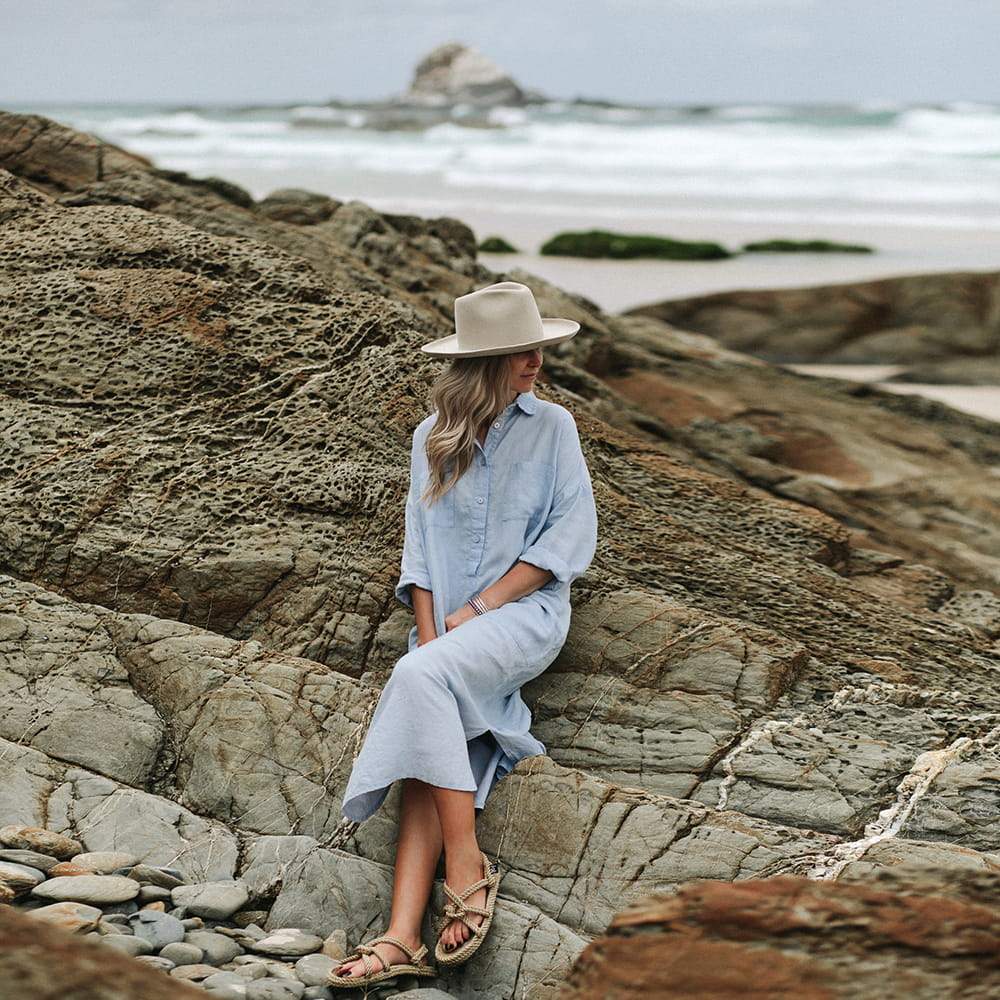Robe midi été en lin, coupe fluide et légère.  Parfaite pour l'été.