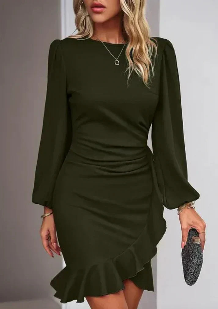 Robe mini chic femme à manches ballon, parfaite pour tenue de soirée ou robe de jour tendance.