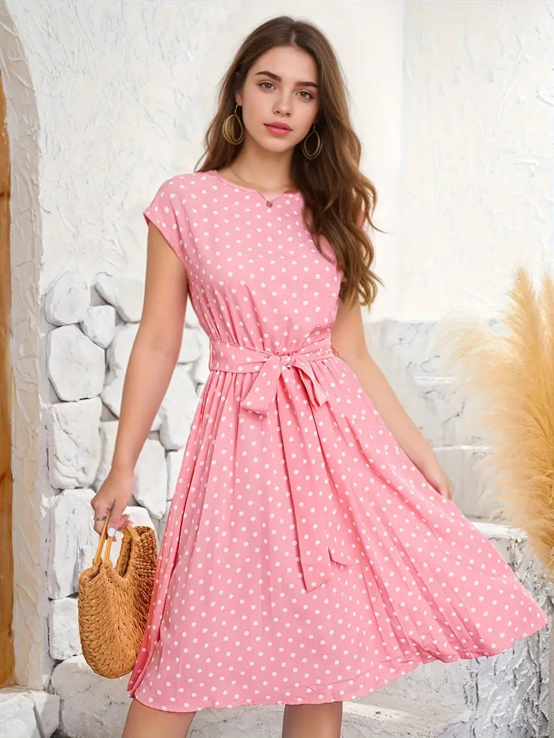 "Robe plissée à pois polyvalente, élégante, en tissu doux, design chic moderne, décontractée pour toutes occasions."