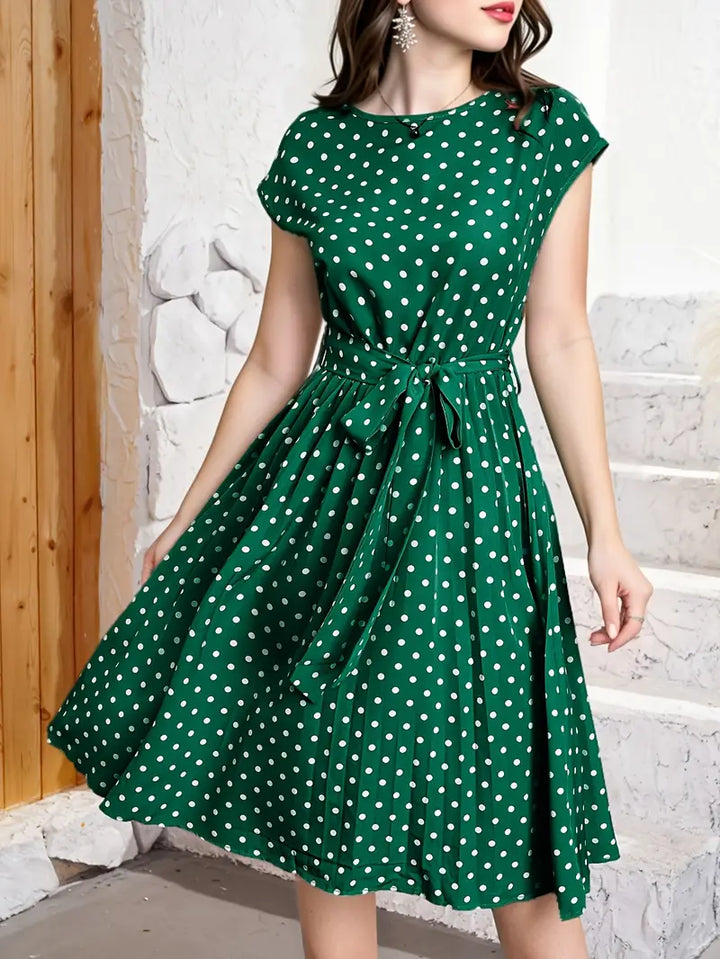 "Robe plissée à pois polyvalente, élégante, en tissu doux, design chic moderne, décontractée pour toutes occasions."