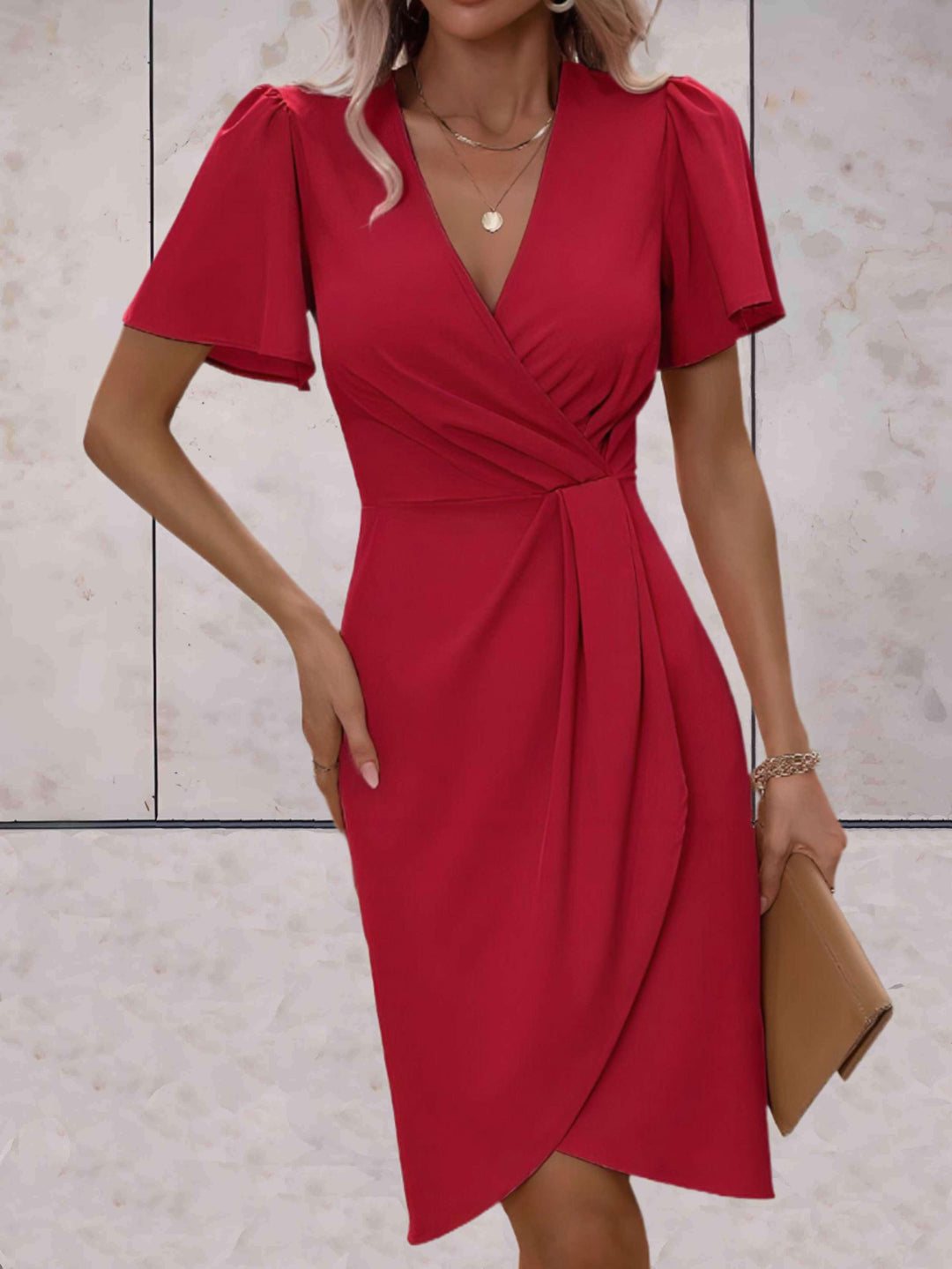 "Robe portefeuille femme V-col croisé, ajustable, élégante, soulignant les courbes, idéale pour toutes occasions."