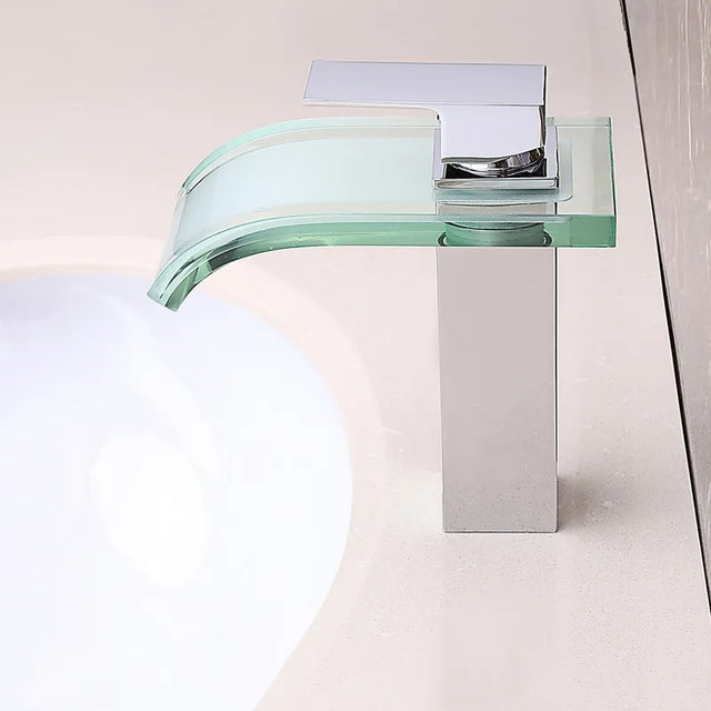 Robinet cascade salle de bain, design élégant et moderne, bec en cascade, flux d'eau doux.