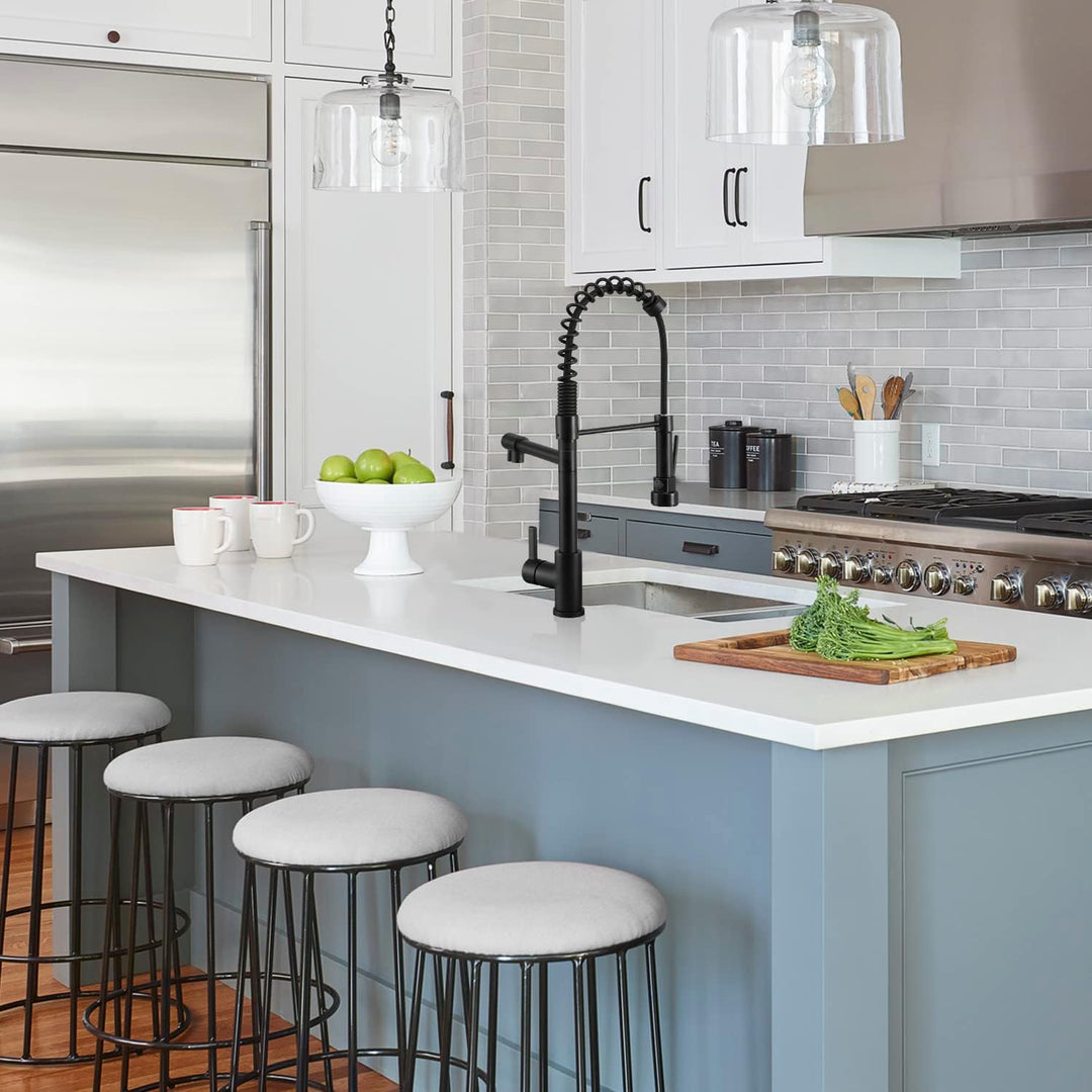 Robinet cuisine noir mat, douchette extensible. Design moderne,  installation facile.