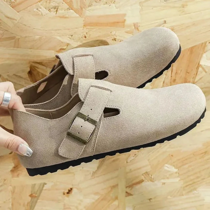 Sabots femme Boston confortables, brides ajustables pour maintien parfait. Chaussures plates décontractées et élégantes.