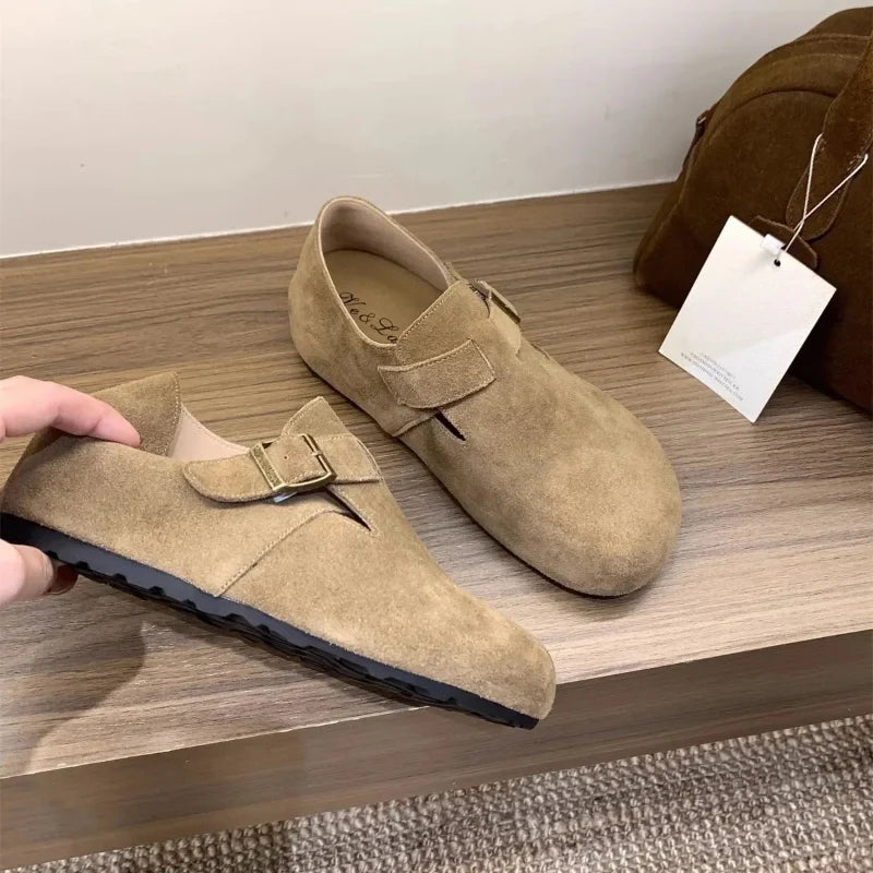 Sabots Boston confortables pour femme, brides réglables, style intemporel. Parfaits pour tenue décontractée et mode.