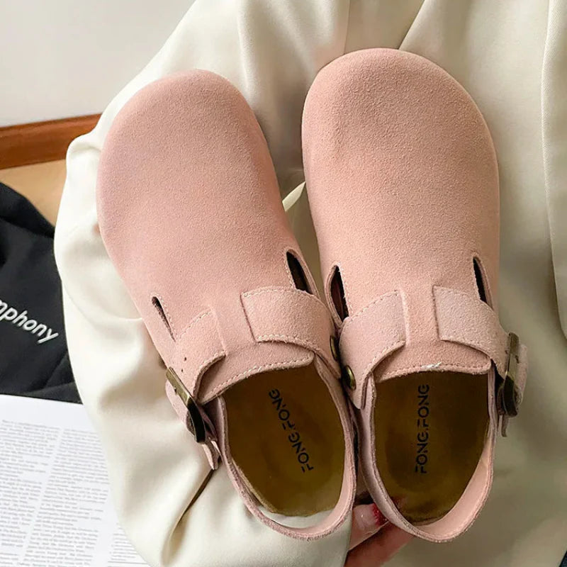Sabots confortables en daim rose pour femme, avec boucle ajustable. Chaussures décontractées et antidérapantes pour le quotidien.