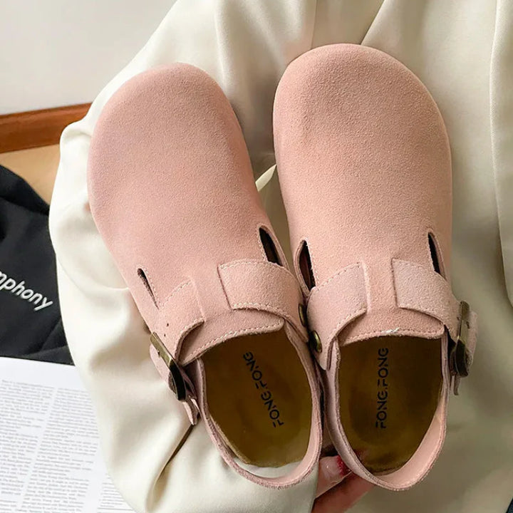 Sabots confortables en daim rose pour femme, avec boucle ajustable. Chaussures décontractées et antidérapantes pour le quotidien.