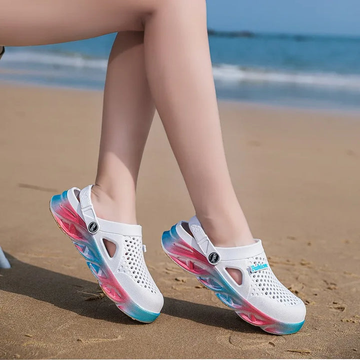Sabots d'été unisexes tendance, design polyvalent et plateforme légère pour un look mode décontracté.