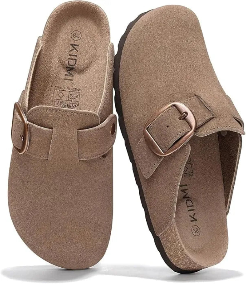 Sabots en cuir suédé pour femmes, style vintage chic, grande boucle ajustable.