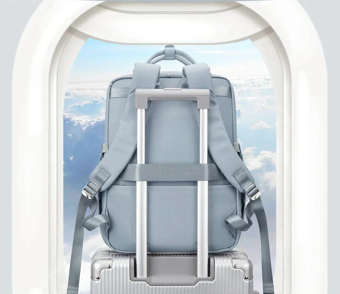 Sac à dos chic femme en nylon bleu, spacieux et élégant, idéal pour travail et voyages. Résistant et imperméable.