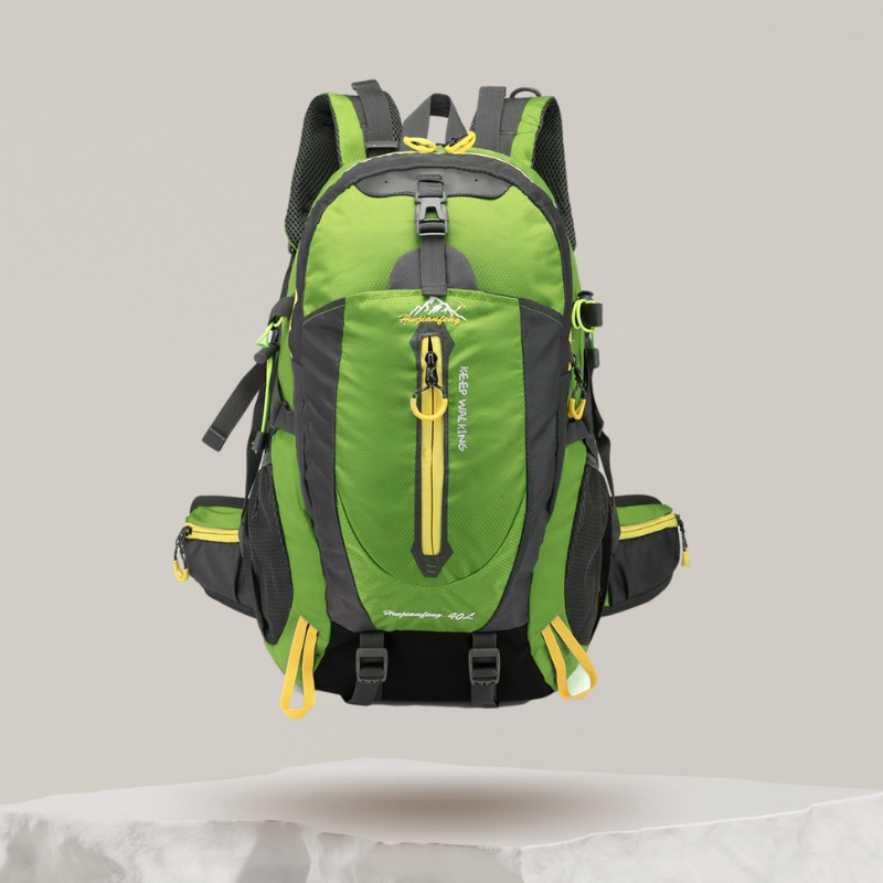 Sac à dos de randonnée 40L noir, imperméable et ergonomique, avec sangles ajustables, dos rembourré, idéal plein air.