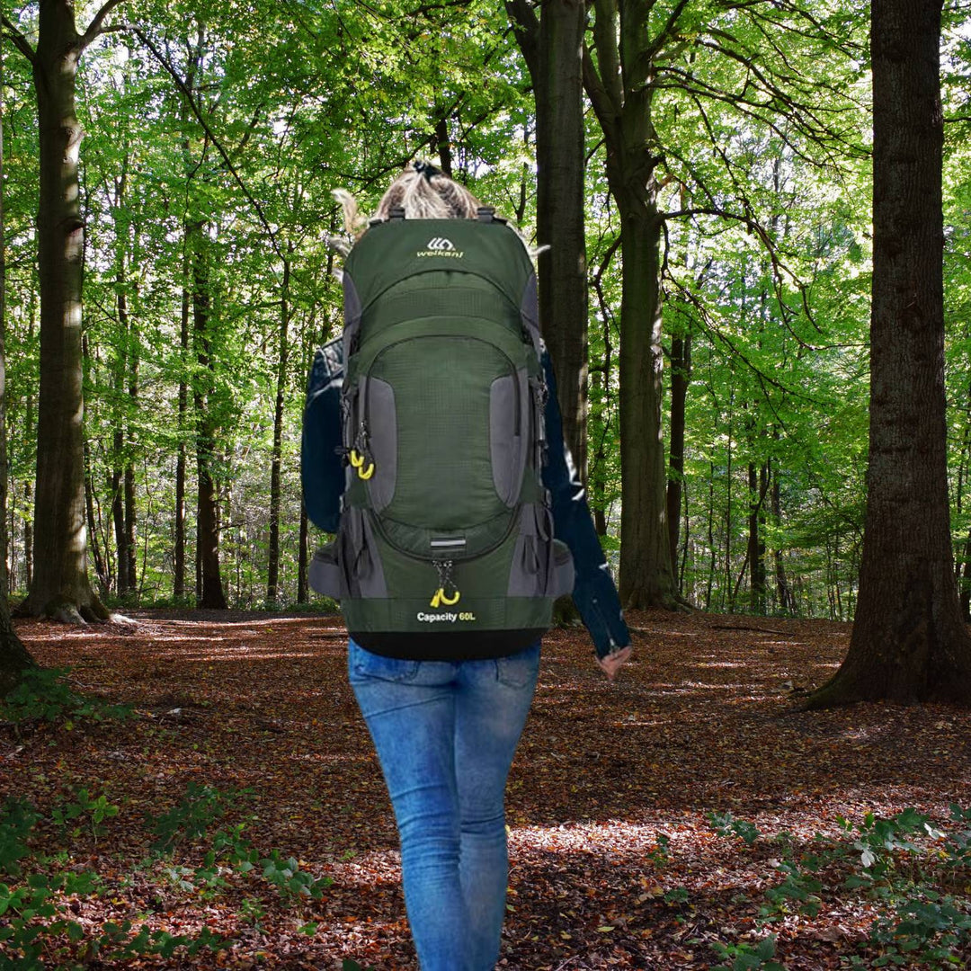 Sac à dos vert AdventurePack étanche, 60L, idéal pour randonnée et aventures, tissu robuste, grande capacité, confortabilités