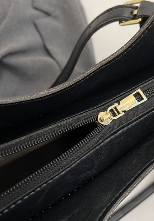 "Sac à main cuir végan Éléna, élégant et moderne, avec design épuré et intérieur spacieux pour femme."