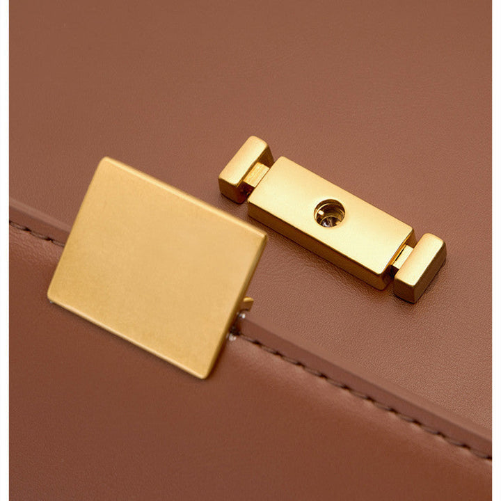 "Sac à main en cuir véritable NOXA, élégant, polyvalent, beige, bandoulière réglable, détails luxueux, féminin et chic."