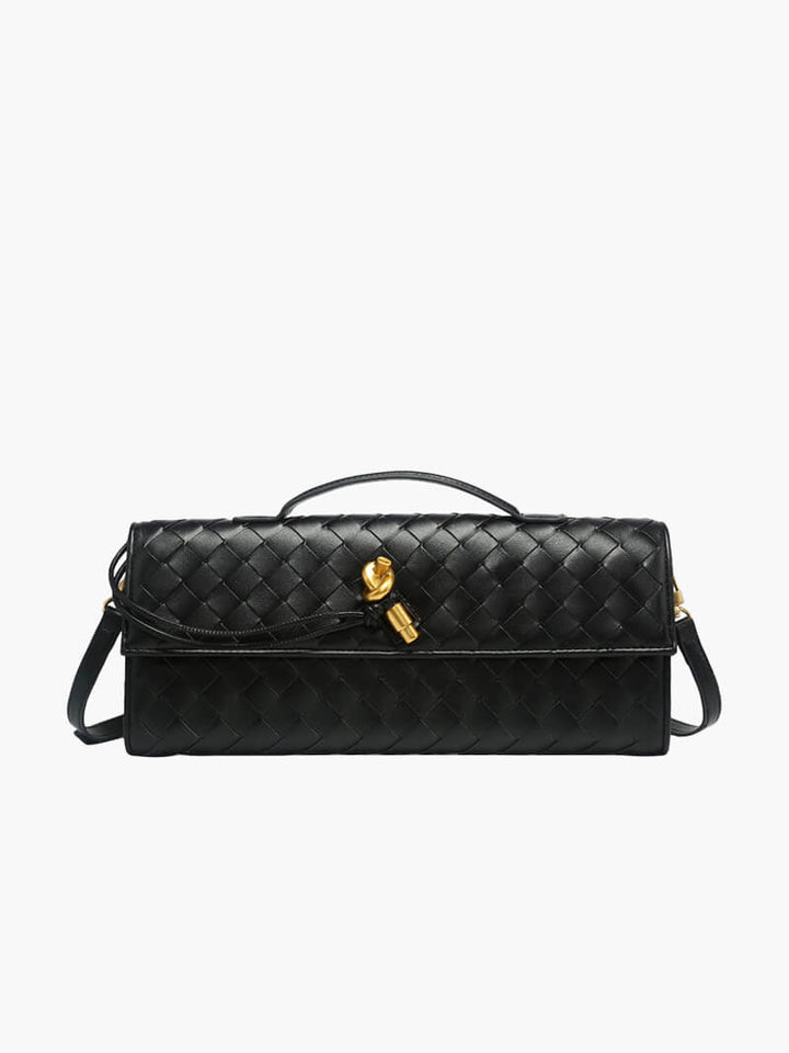 "Sac à main vegan tressé, accents dorés, spacieux, élégant, vue complète; parfait pour élévations de style."