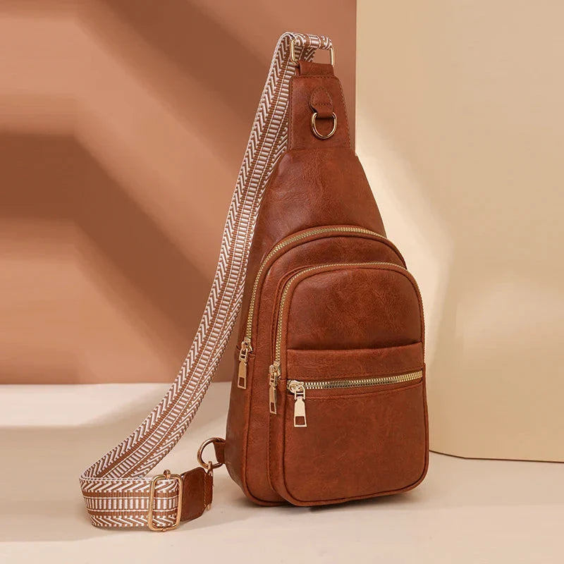 Sac de poitrine élégant pour femme, en cuir PU, avec bandoulière réglable, idéal pour un look moderne.