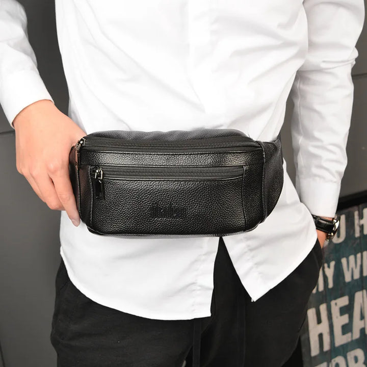 Sac banane bandoulière homme ouvert, montrant son intérieur spacieux et ses rangements pratiques