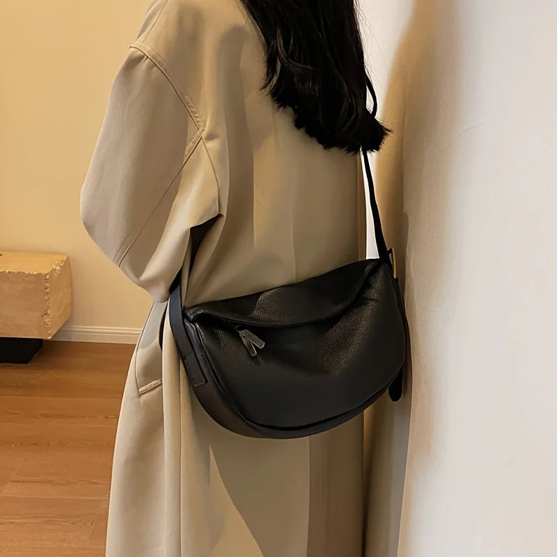 Accessoire mode femme : sac banane chic en cuir PU, parfait pour allier style et praticité.