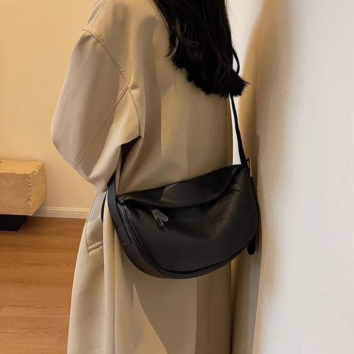 Accessoire mode femme : sac banane chic en cuir PU, parfait pour allier style et praticité.