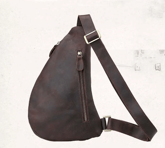 Sac banane homme en cuir marron, accessoire pratique et élégant