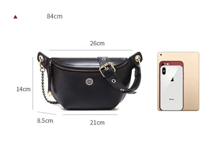 Sac banane femme noir en cuir, avec des fleurs, idéal pour un style raffiné et moderne