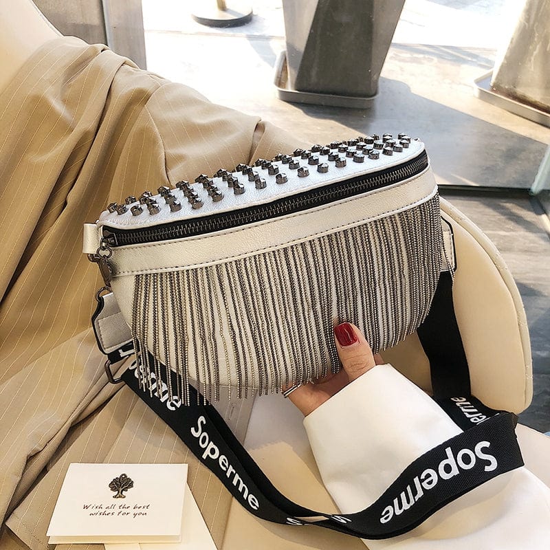 Sac banane blanc en cuir PU, le compagnon idéal pour vos sorties urbaines ou voyages.