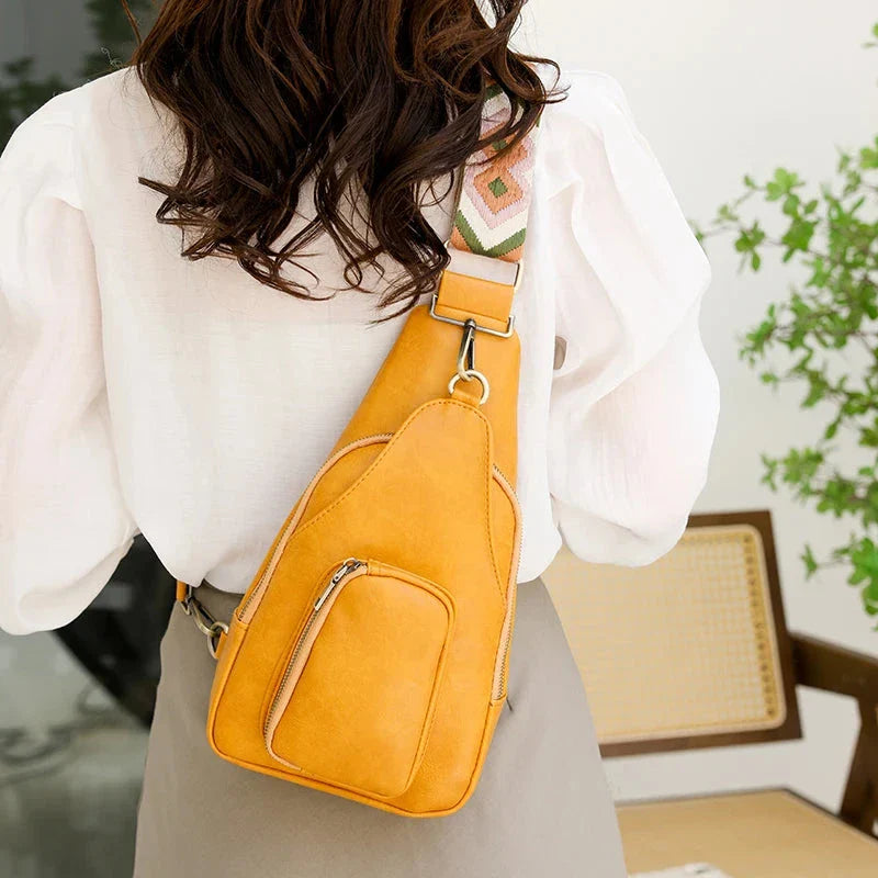 Sac banane femme chic en cuir PU beige, accessoire polyvalent, résistant à l'eau, pour ville ou voyage