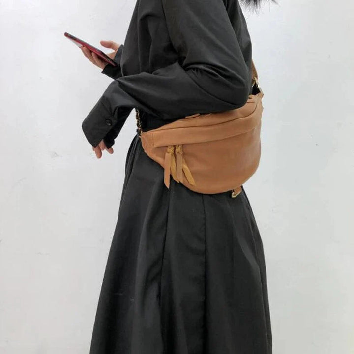 Accessoire de mode: Sac banane femme en cuir véritable marron, parfait pour la vie quotidienne