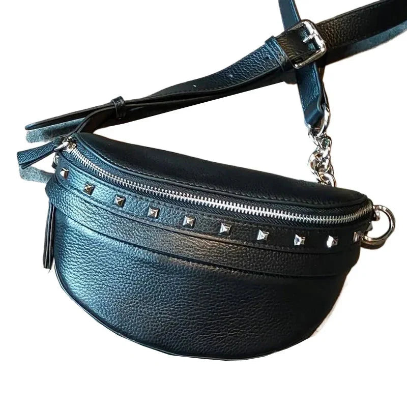 Sac banane femme en cuir véritable, accessoire de mode durable et chic, disponible en diverses couleurs.