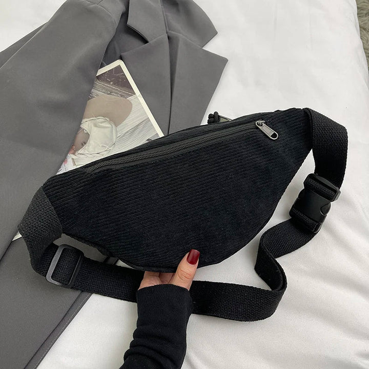 Sac banane femme velours chic, accessoire mode bandoulière compact et pratique pour femme.