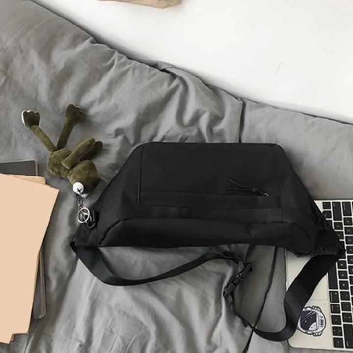 Accessoire mode: sac banane femme grand format, tissu toile solide, parfait pour voyage et rangement.