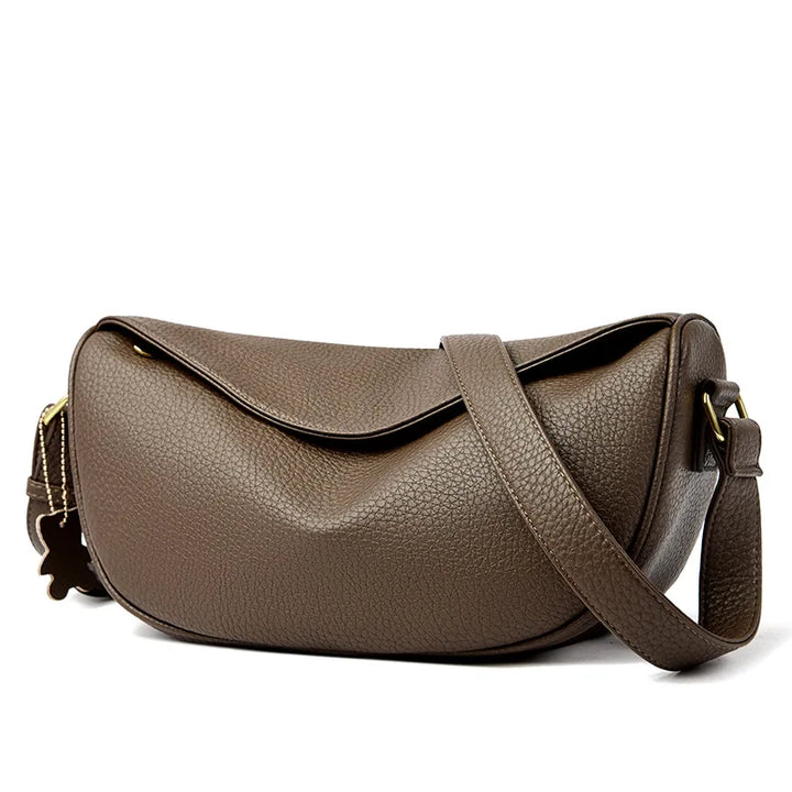 Sac banane en cuir pour femme, chic, polyvalent, pratique pour voyager avec style.