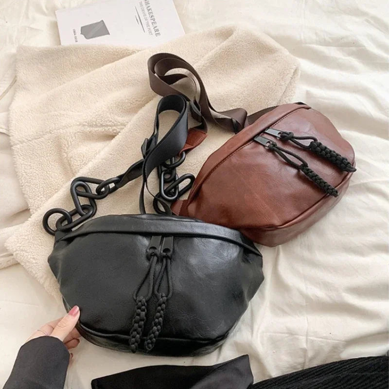Sac banane vintage femme, mode rétro élégante pour un look chic et décontracté.