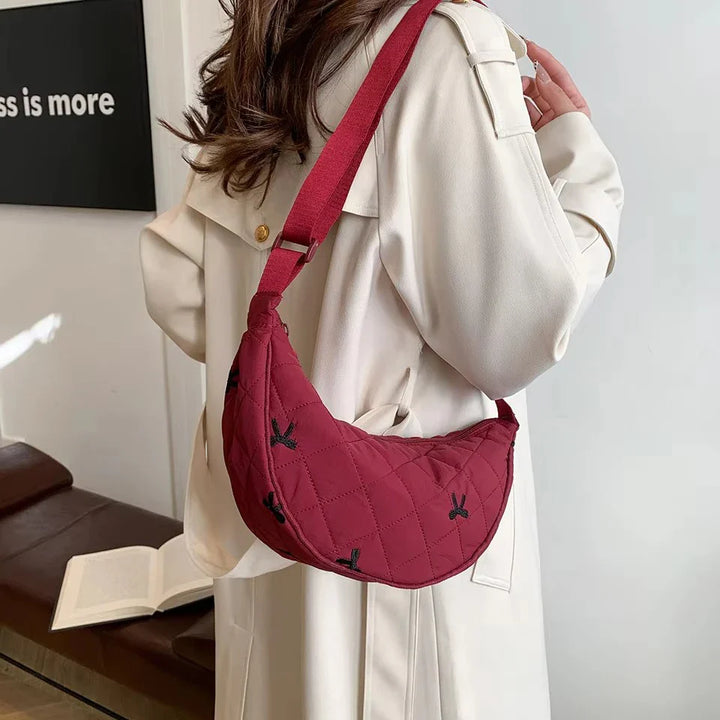 Sac banane femme matelassé noir, tendance et élégant, parfait pour un usage quotidien