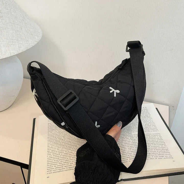 Sac banane femme matelassé polyvalent, parfait pour un look quotidien ou de voyage