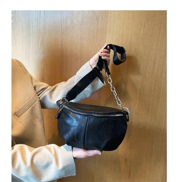 Sac banane femme noir, design élégant et tendance. Pratique pour garder vos essentiels à portée de main.